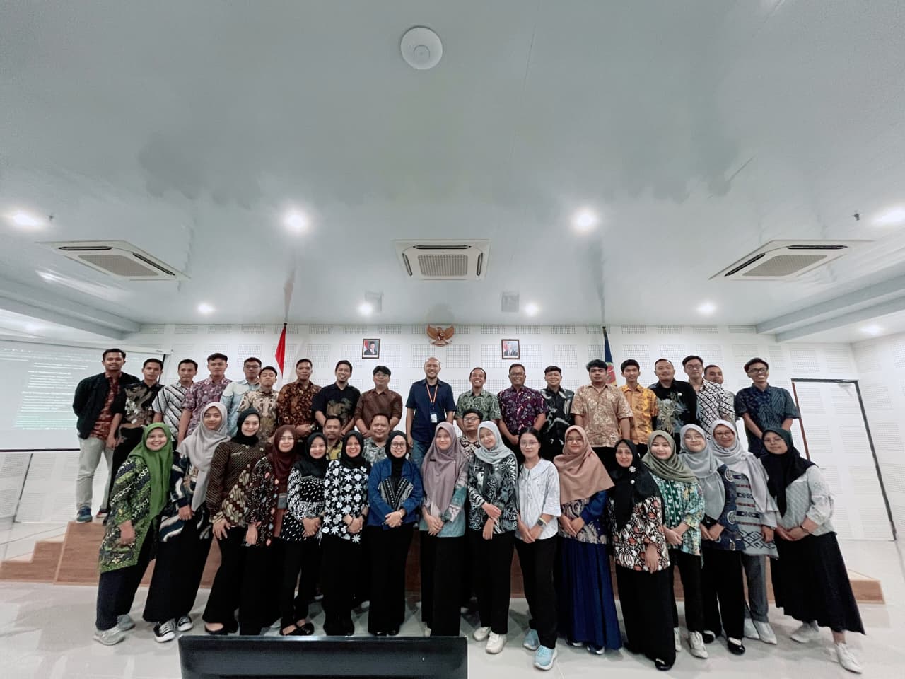 Hari Terakhir Pelatihan AI Pemda DIY: Dari Kreativitas Konten hingga Kelulusan Peserta