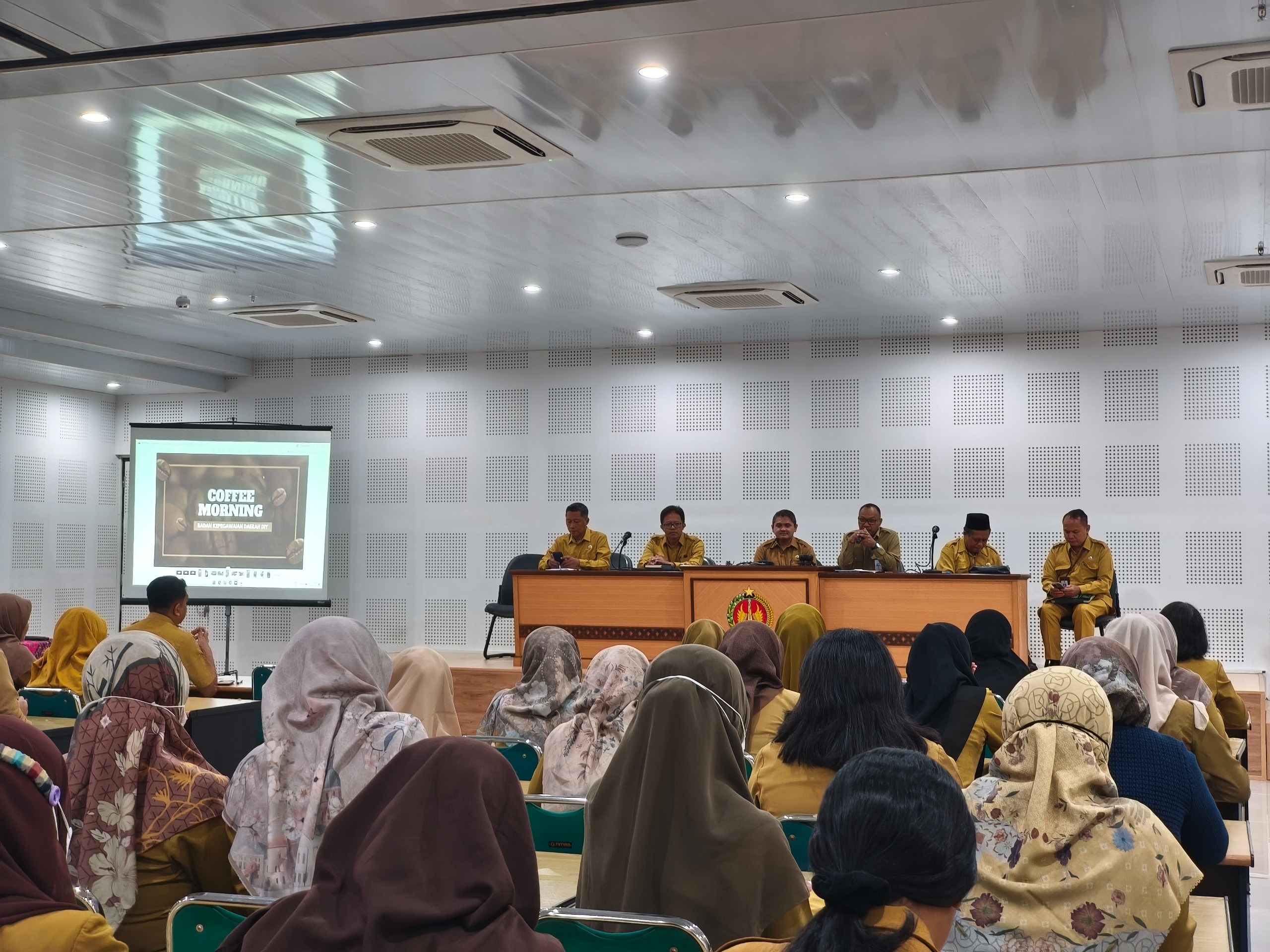 Perkuat Sinergi di Gedung Baru, BKD DIY Gelar Coffee Morning dan Evaluasi Capaian Kinerja