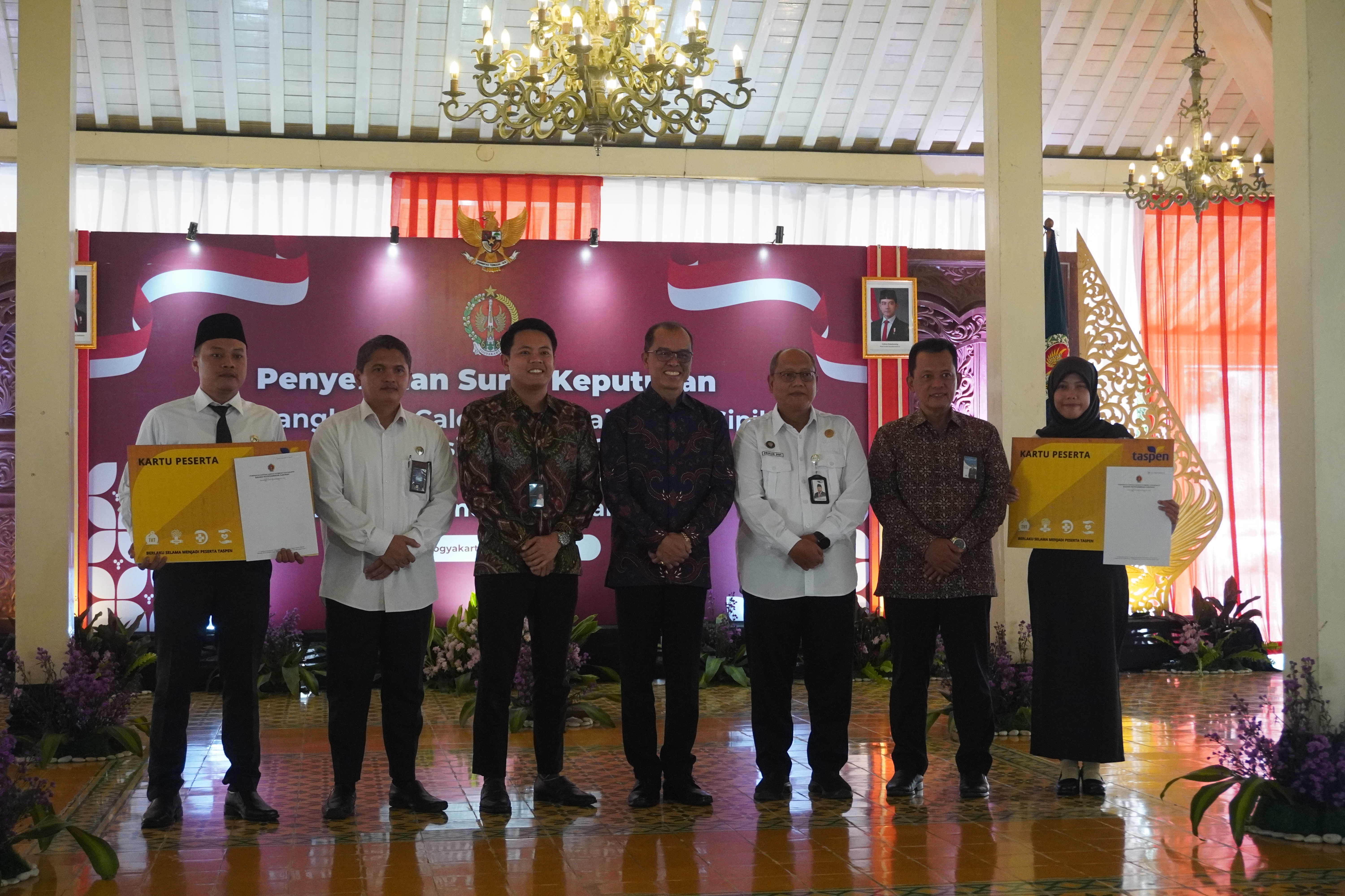 Penyerahan SK CPNS dan PPPK Pemda DIY