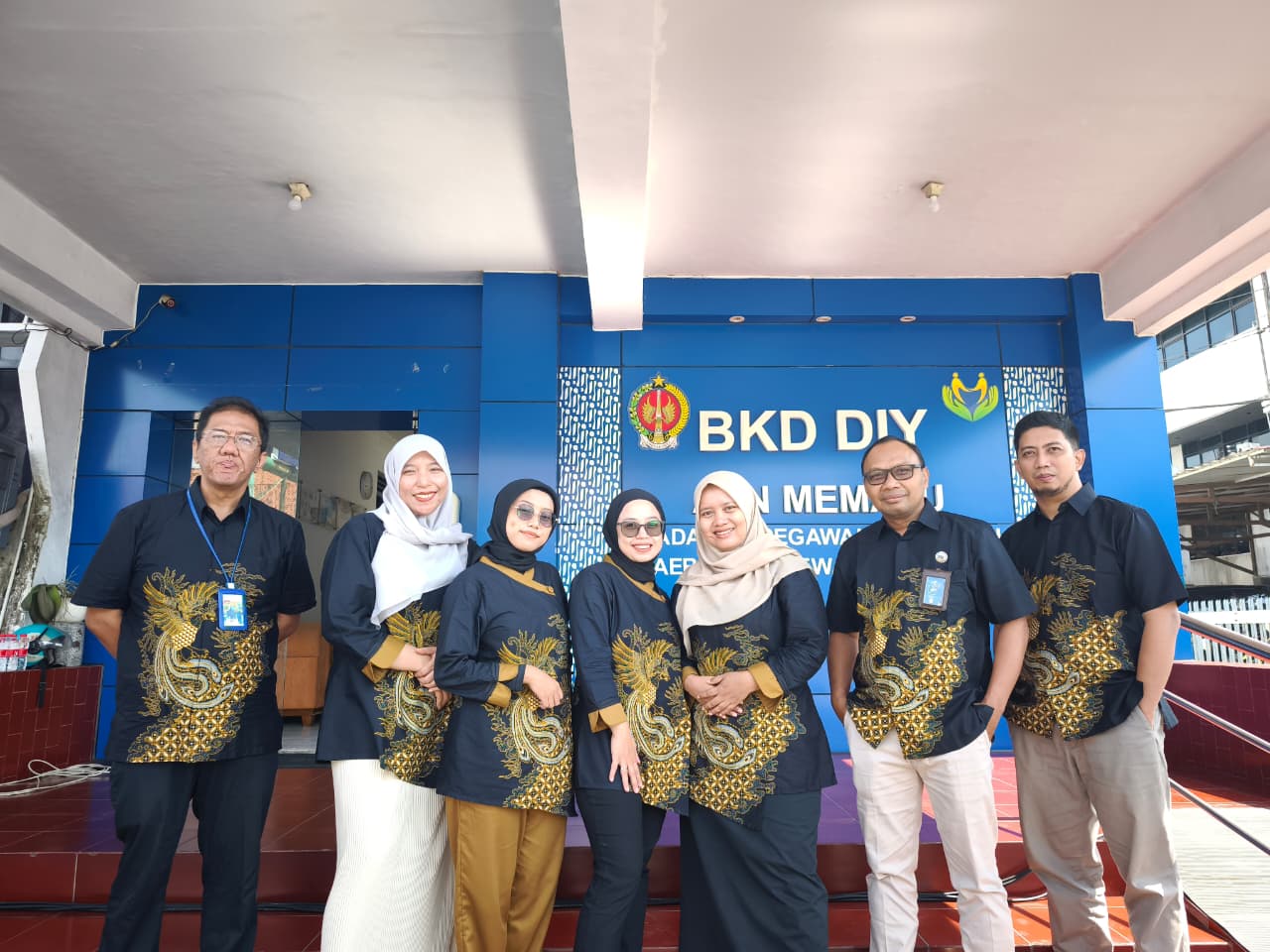 Memaknai Hari Batik dalam Perspektif  Pelayanan Publik ASN Di Pemda DIY